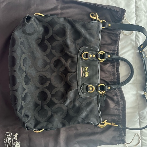 Coach Black Shoulder Bag with Textured Design - Picture 13 of 13